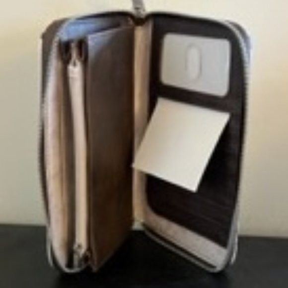 Thirty One Wallet and Zipper Pouch Bundle - Picture 3 of 5